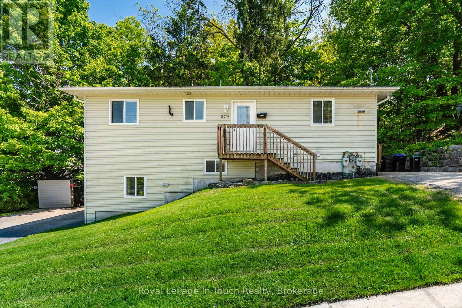 Property at 679 MONTREAL STREET image 3