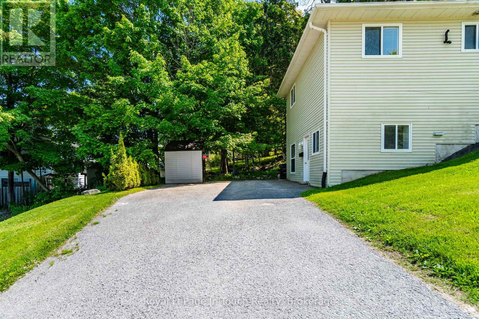 679 Montreal Street, Midland, Ontario  L4R 1G5 - Photo 9 - S12028300
