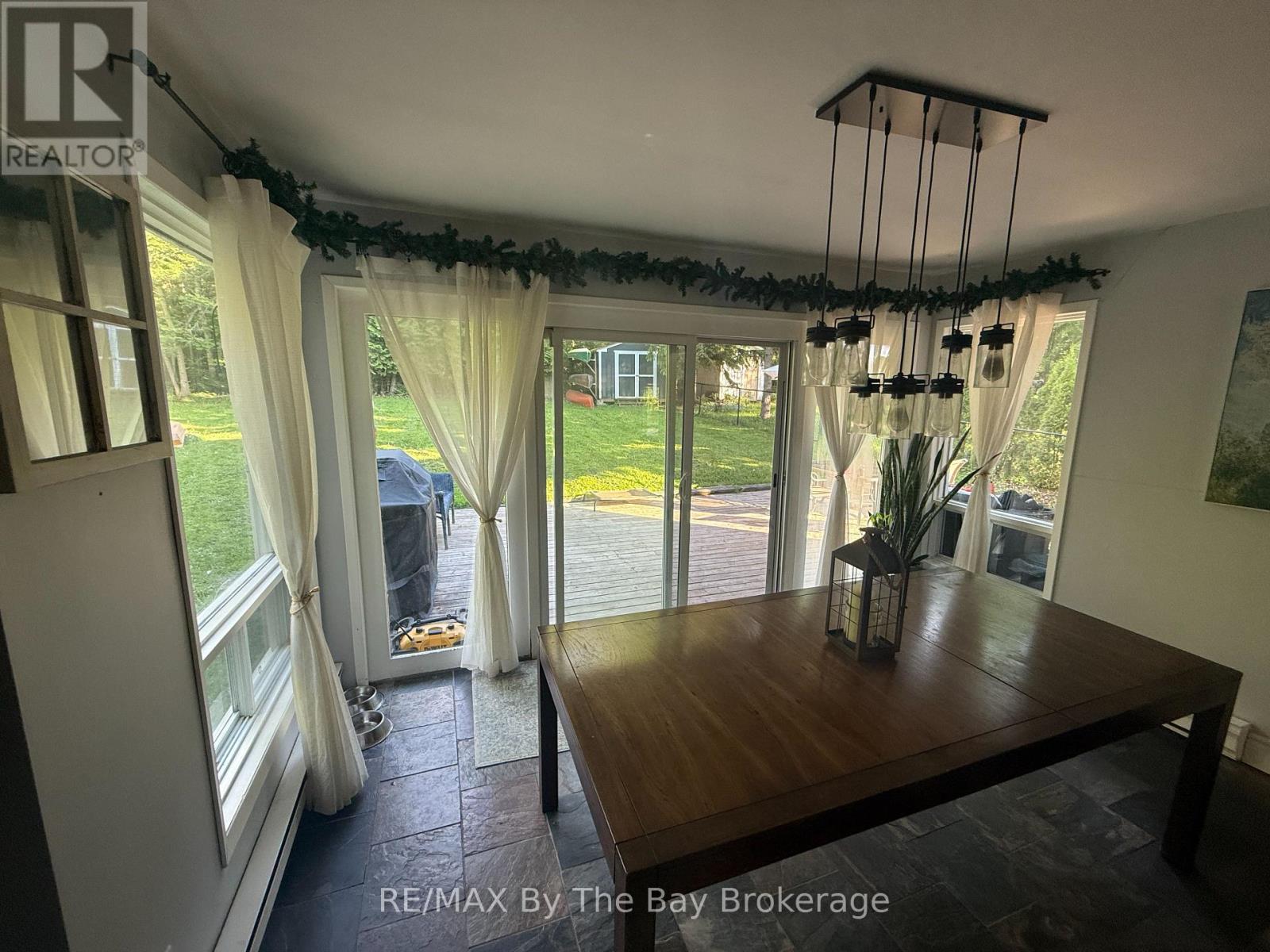 71 Grandview Road, Tay, Ontario  L0K 1R0 - Photo 11 - S12194709
