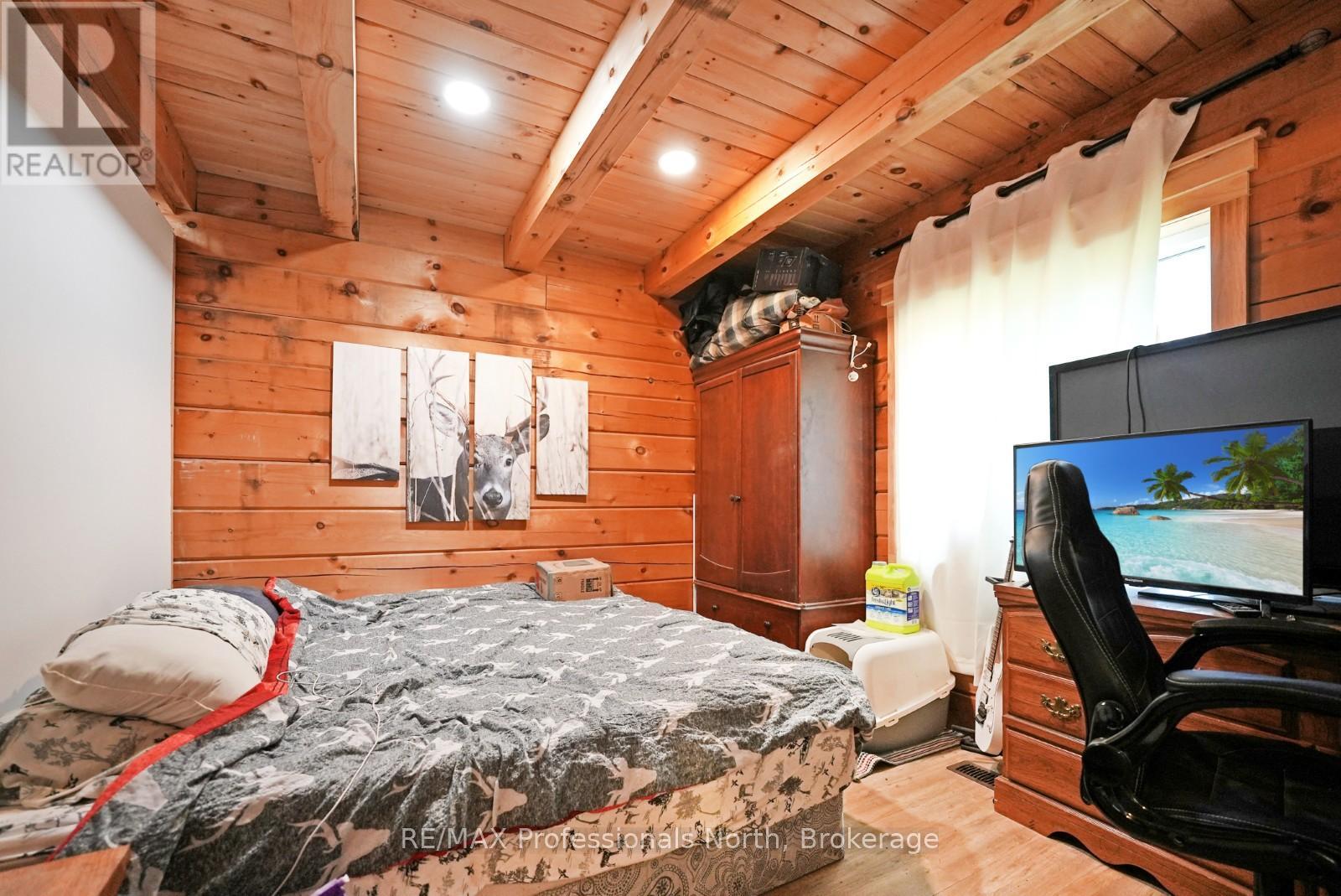 1392 Carroll Road, Dysart Et Al, Ontario  K0M 1S0 - Photo 20 - X12195067