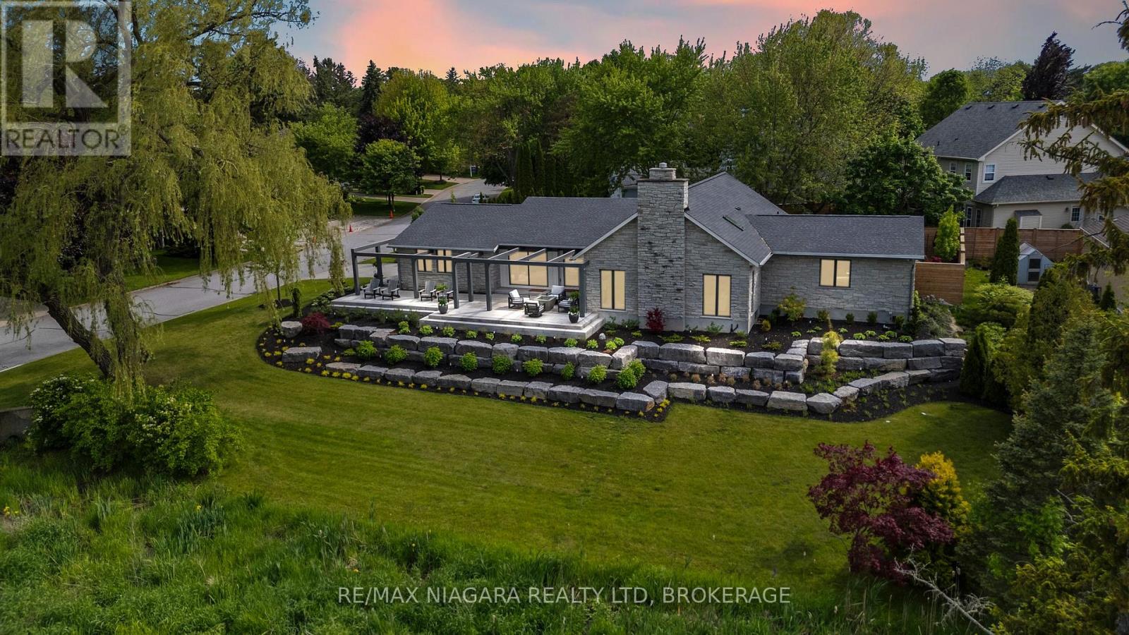 Property at 33 PARK COURT image 4