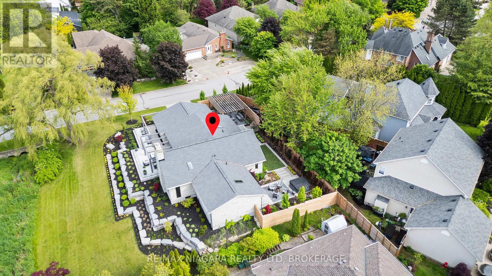 33 Park Court, Niagara-On-The-Lake (Town), Ontario  L0S 1J0 - Photo 47 - X12195284