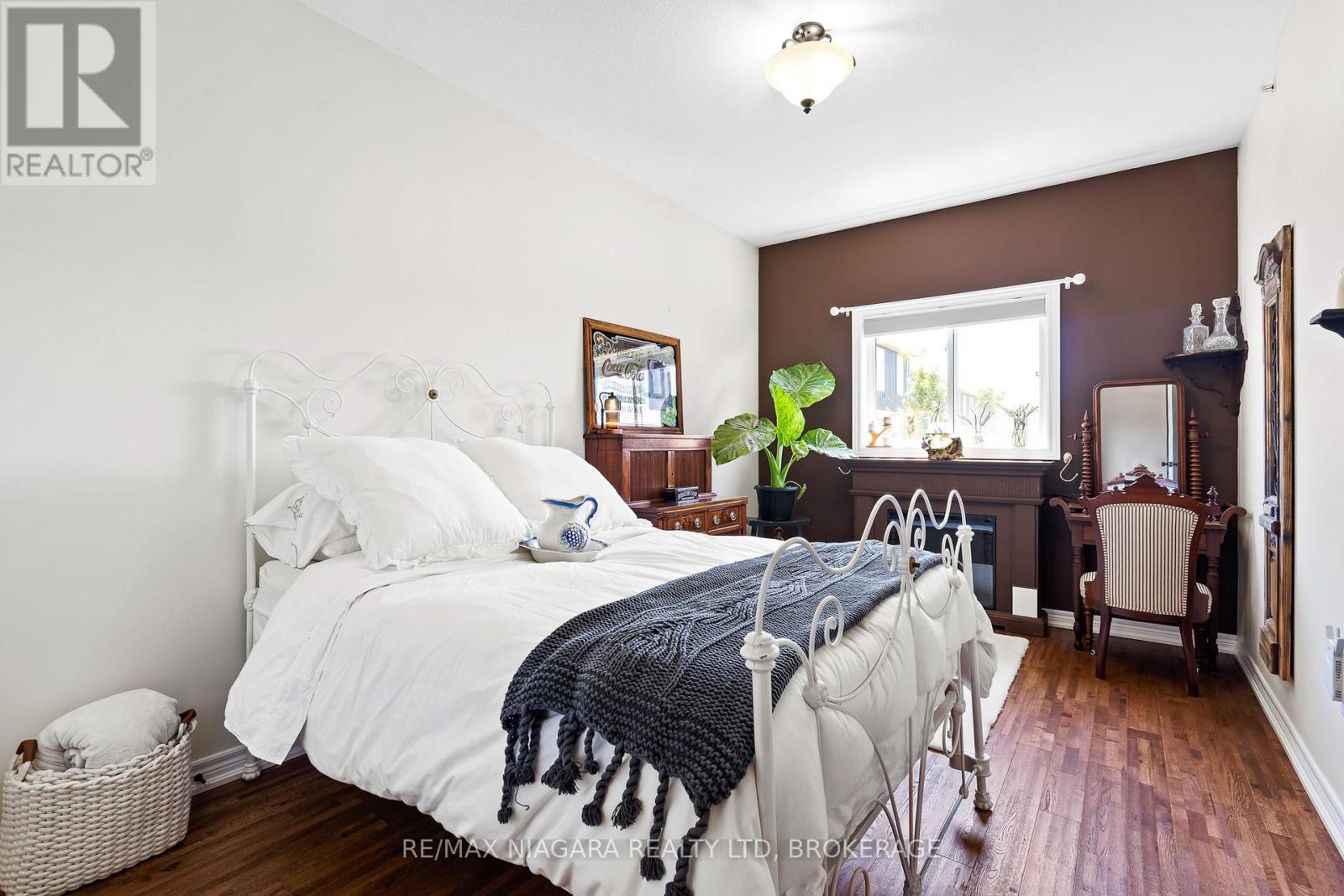 10 Corbin Street, St. Catharines, Ontario  L2P 0C3 - Photo 13 - X12195286