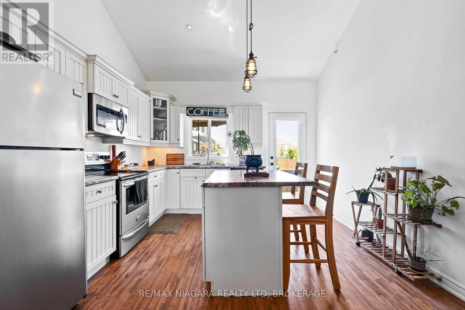 10 Corbin Street, St. Catharines, Ontario  L2P 0C3 - Photo 16 - X12195286