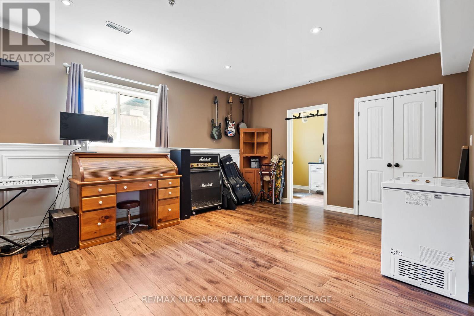 10 Corbin Street, St. Catharines, Ontario  L2P 0C3 - Photo 28 - X12195286