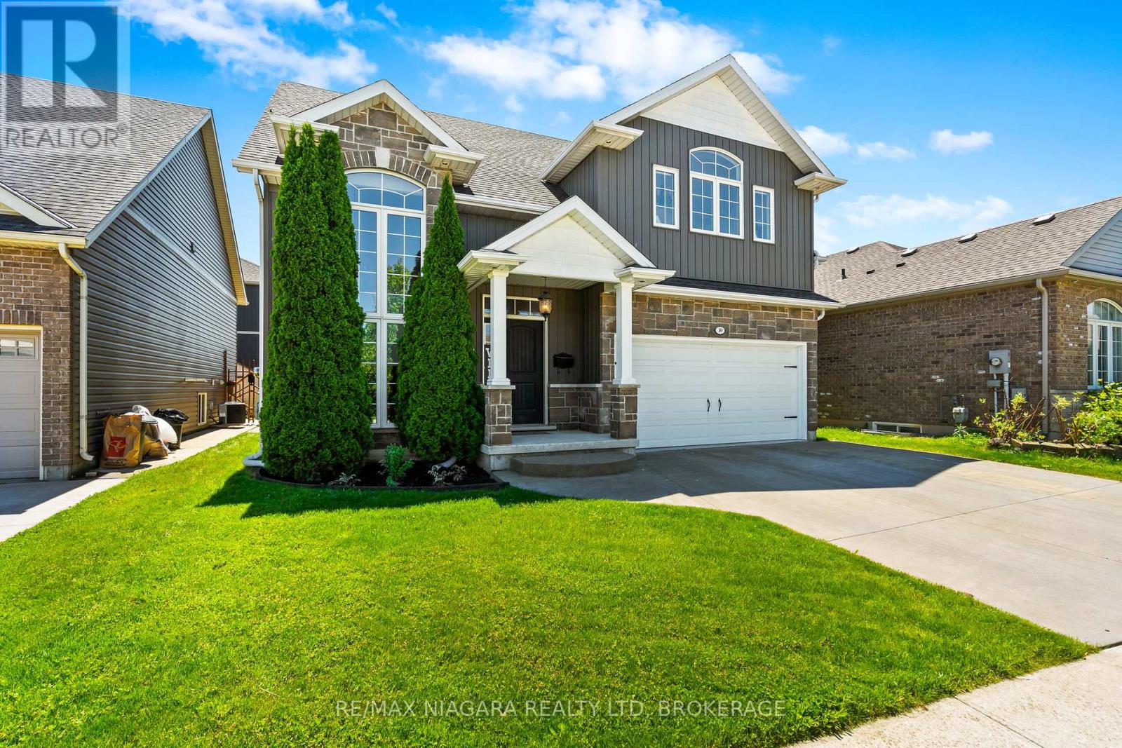 10 Corbin Street, St. Catharines, Ontario  L2P 0C3 - Photo 3 - X12195286