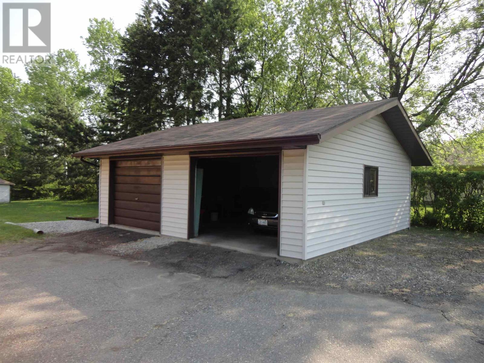 1805 Rosslyn Rd, Thunder Bay, Ontario  P7K 1J2 - Photo 3 - TB251513