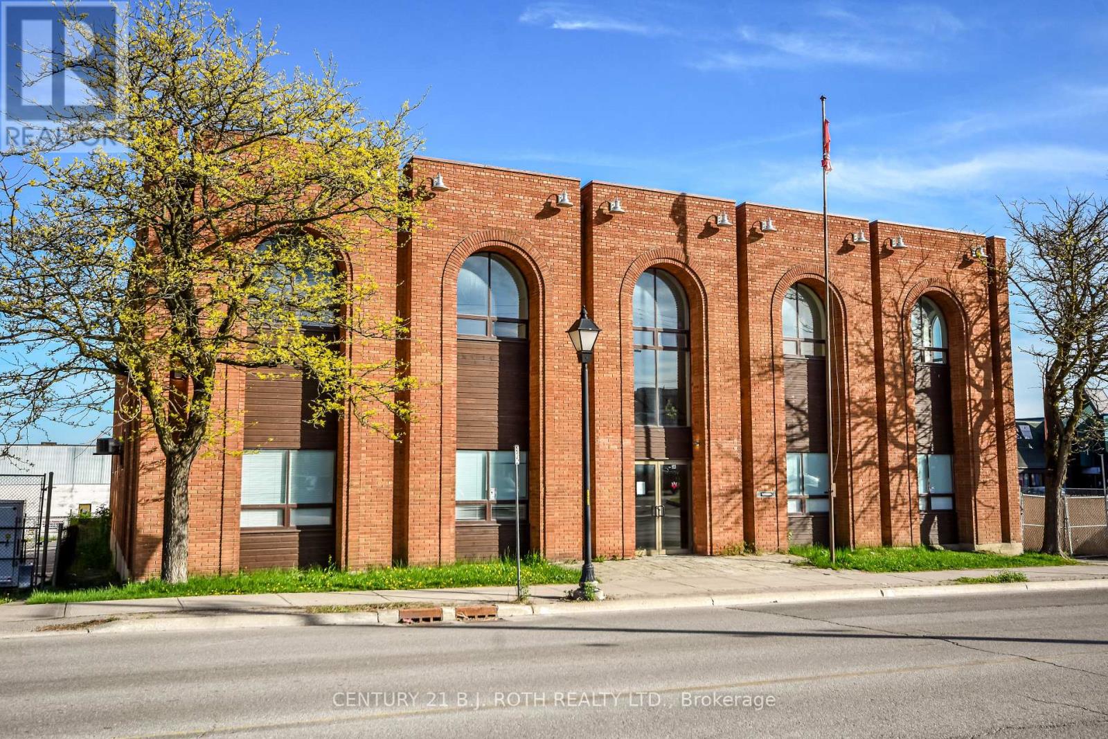 31 COLBORNE STREET E, orillia, Ontario