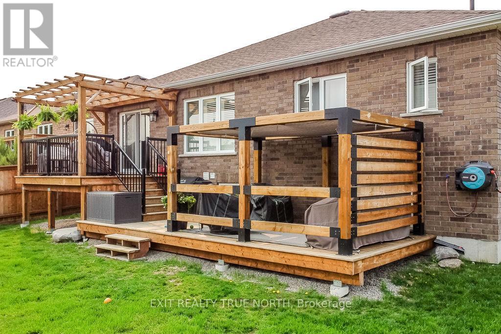 36 Hunter Avenue, Tay, Ontario  L0K 2A0 - Photo 29 - S12195221