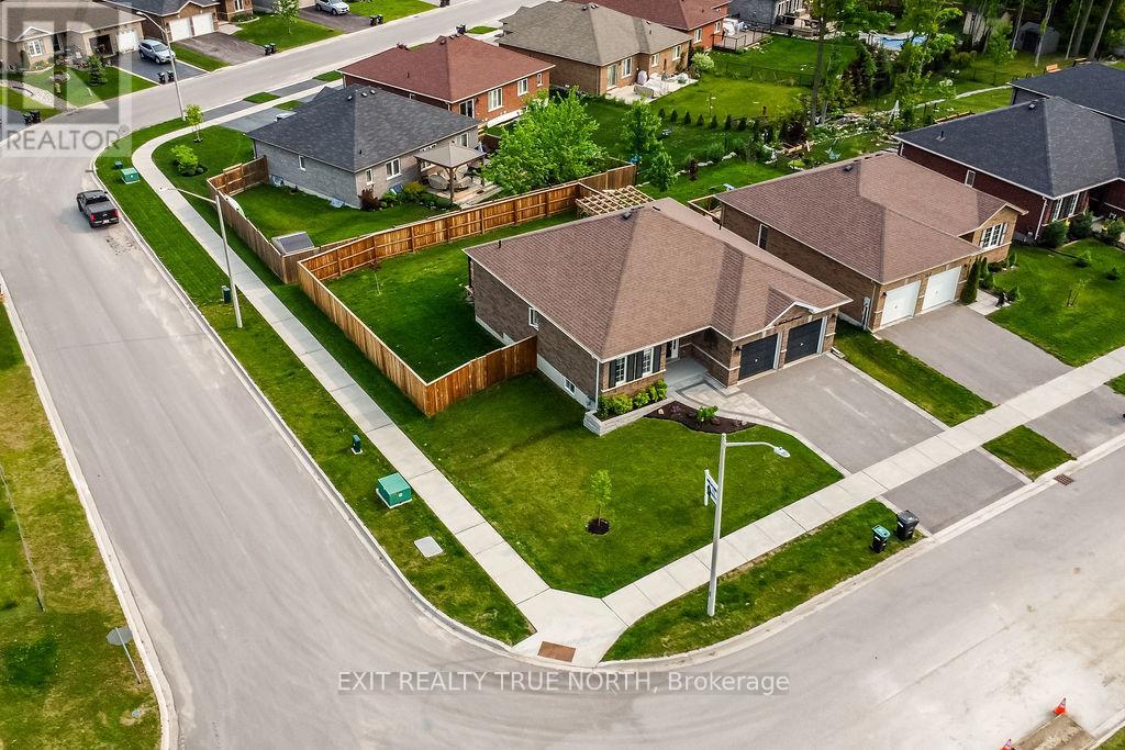 36 Hunter Avenue, Tay, Ontario  L0K 2A0 - Photo 33 - S12195221