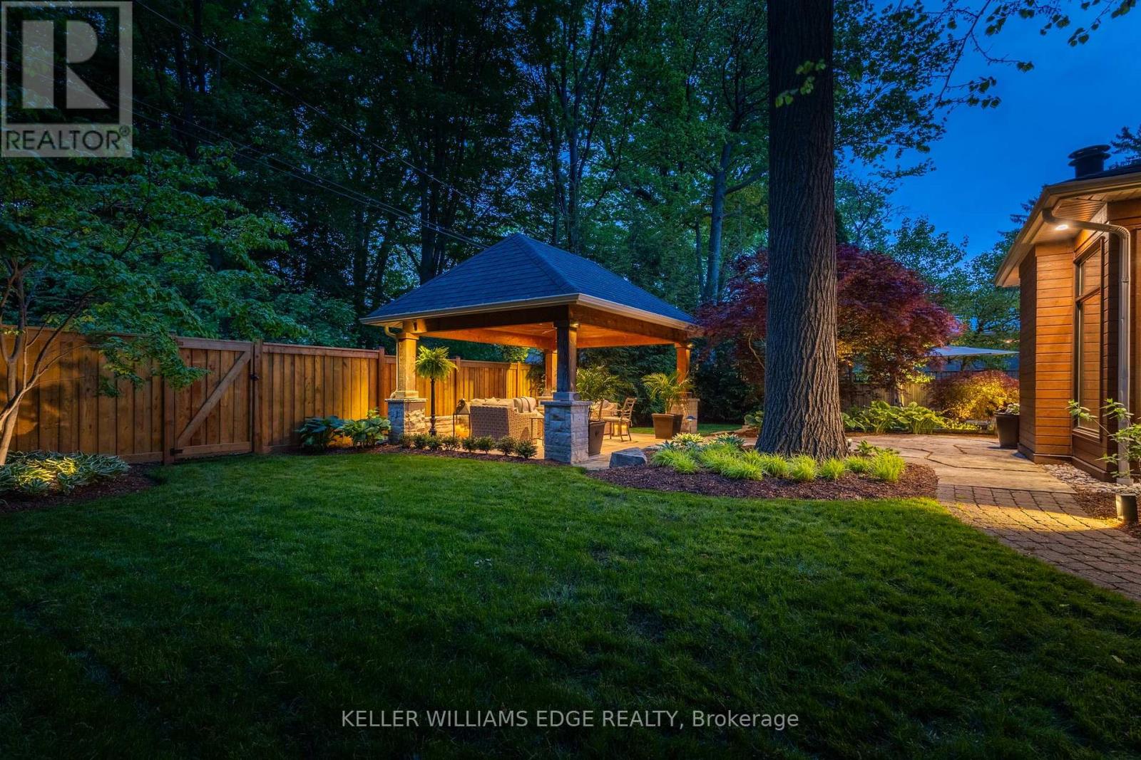 319 Goodram Drive, Burlington, Ontario  L7L 2J9 - Photo 37 - W12195145