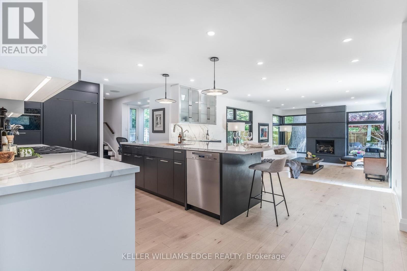 319 Goodram Drive, Burlington, Ontario  L7L 2J9 - Photo 8 - W12195145