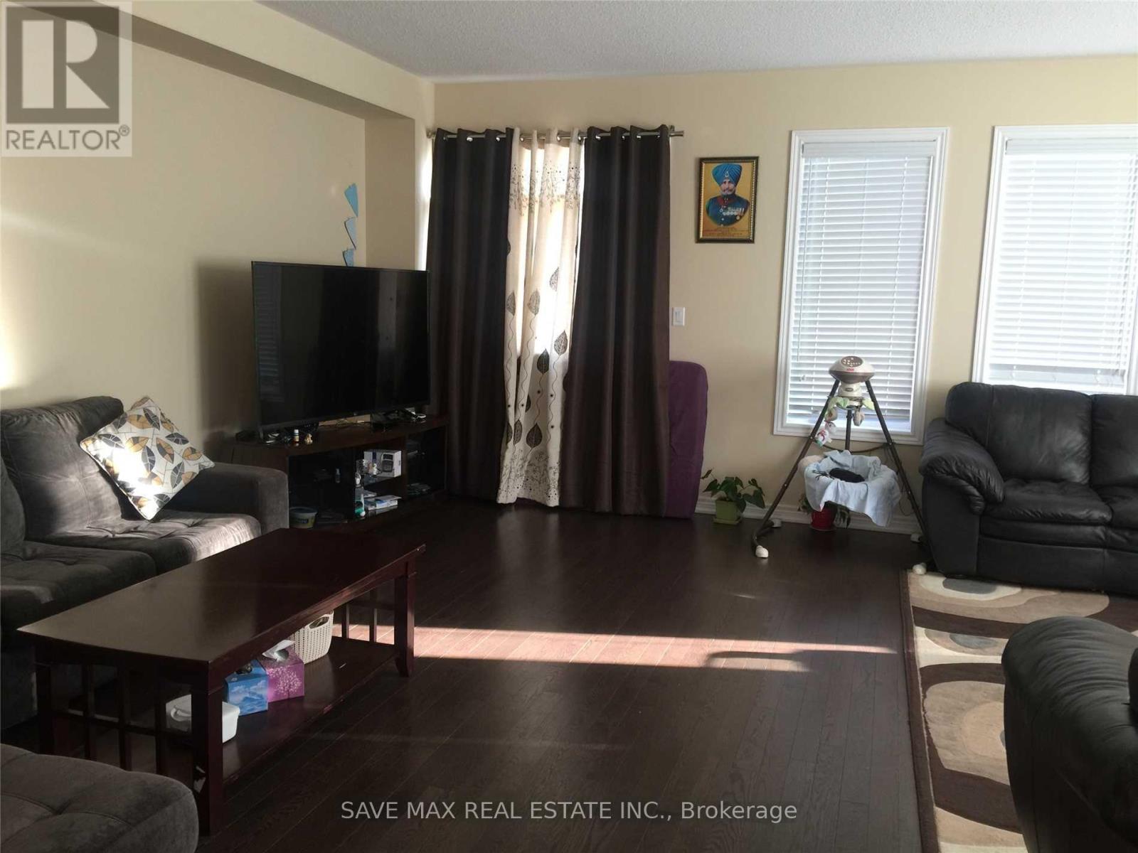 1 True Blue Crescent, Caledon (Bolton East), Ontario  L7E 4K6 - Photo 3 - W12195159
