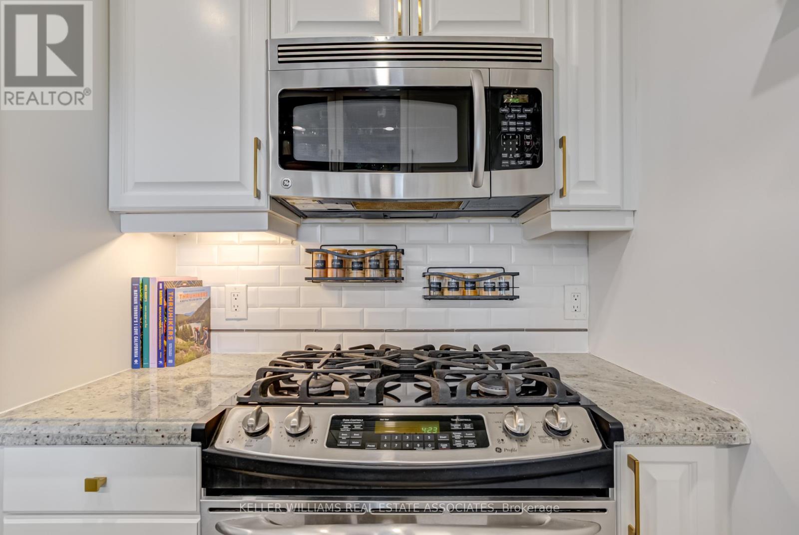 Lph09 - 1055 Southdown Road, Mississauga, Ontario  L5J 0A3 - Photo 12 - W12195165