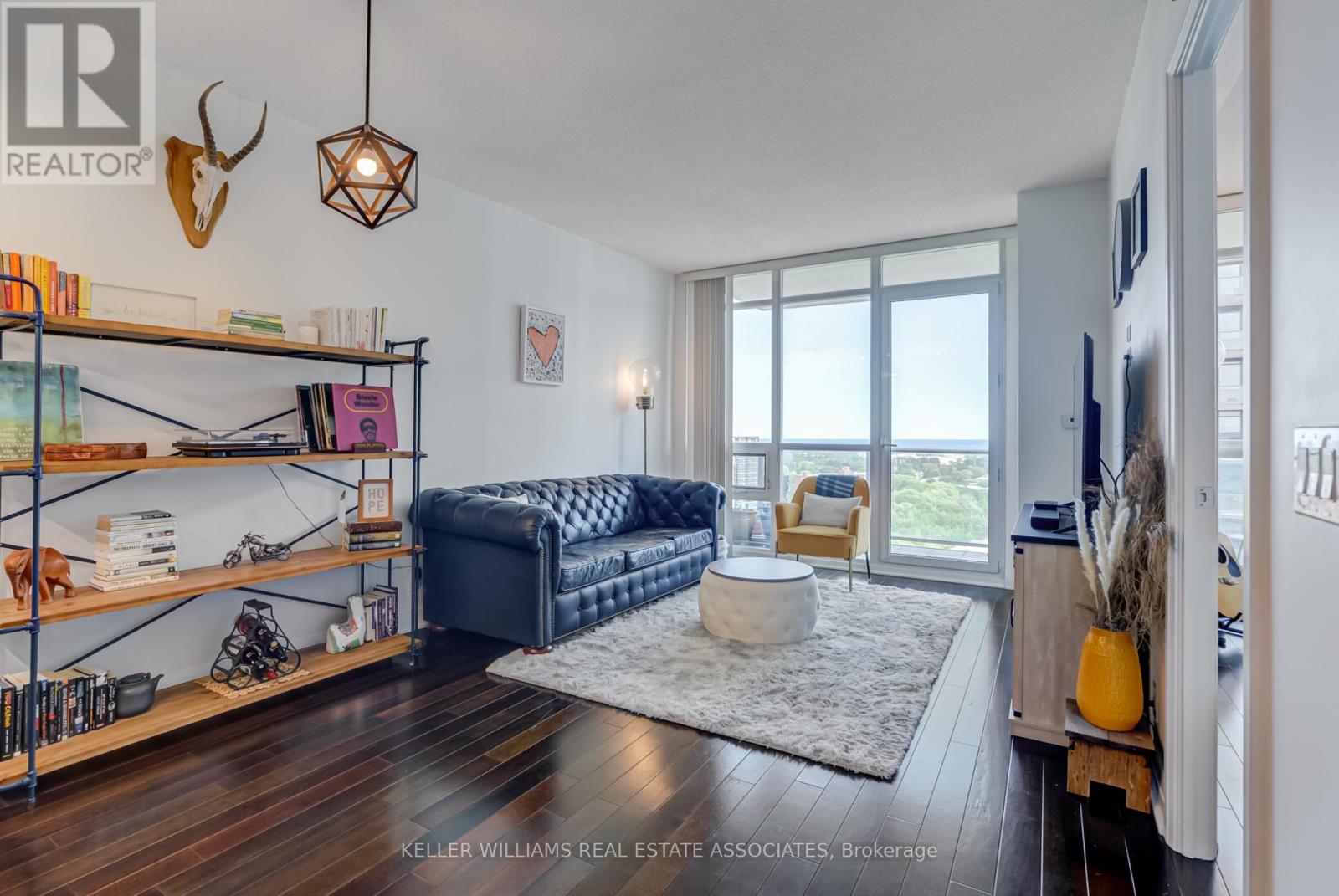 Lph09 - 1055 Southdown Road, Mississauga, Ontario  L5J 0A3 - Photo 5 - W12195165