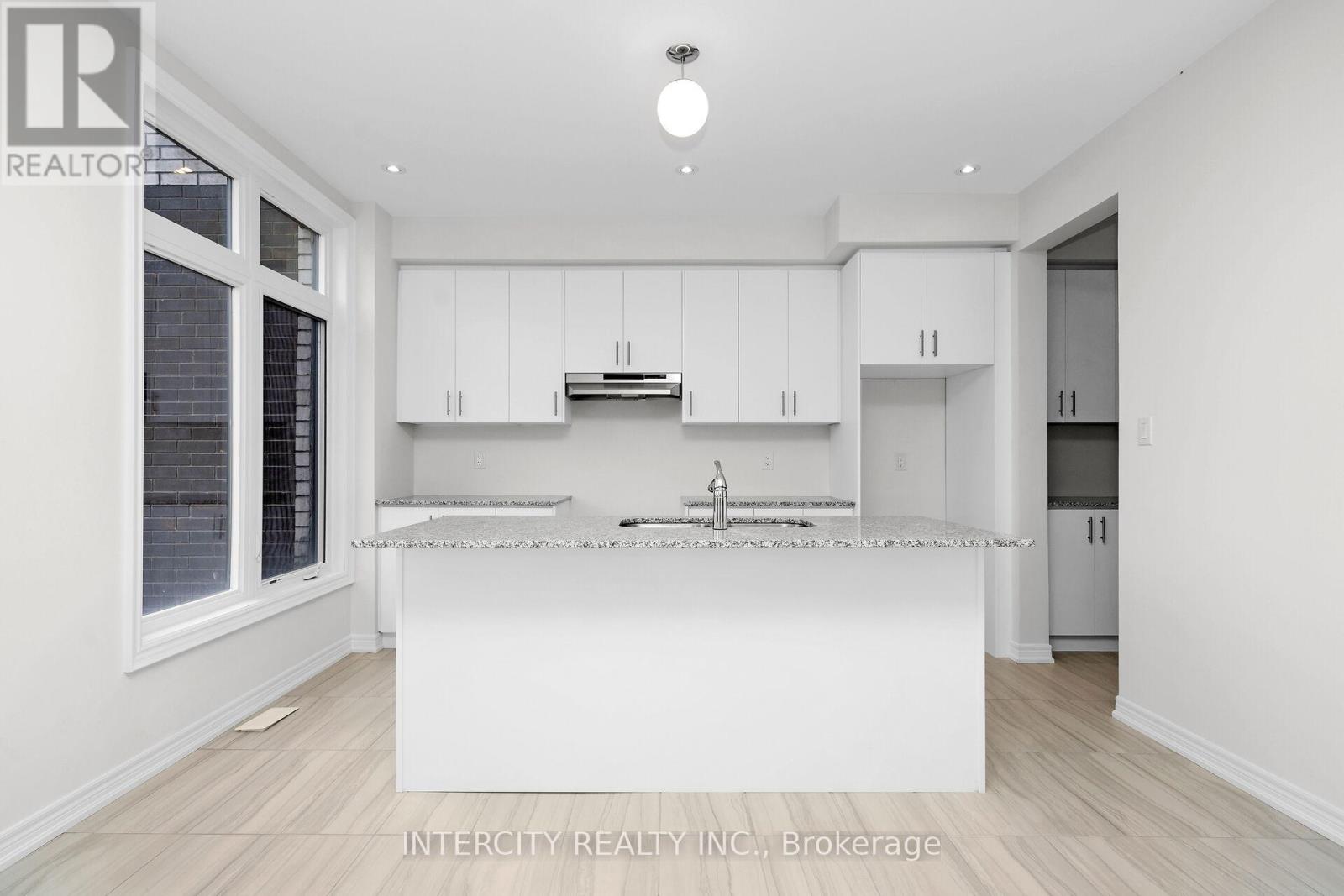 42 Queenpost Drive, Brampton, Ontario  L6Y 6L2 - Photo 12 - W12195196