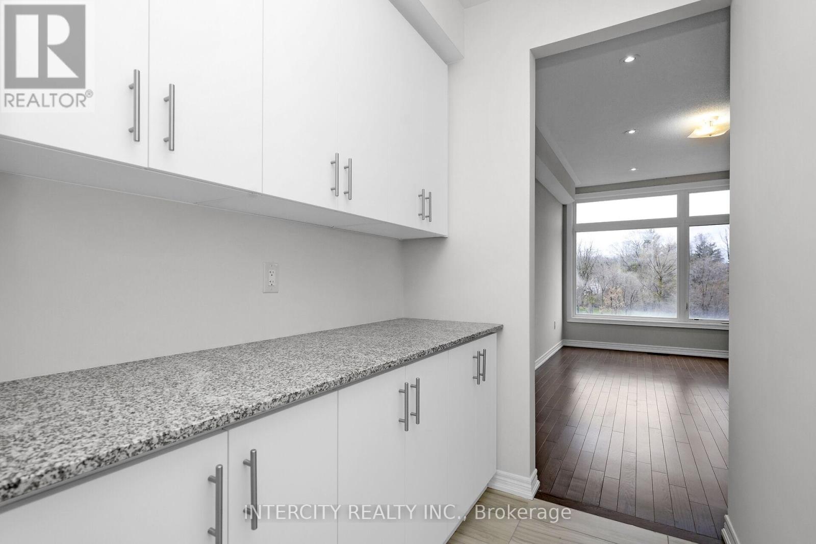 42 Queenpost Drive, Brampton, Ontario  L6Y 6L2 - Photo 16 - W12195196