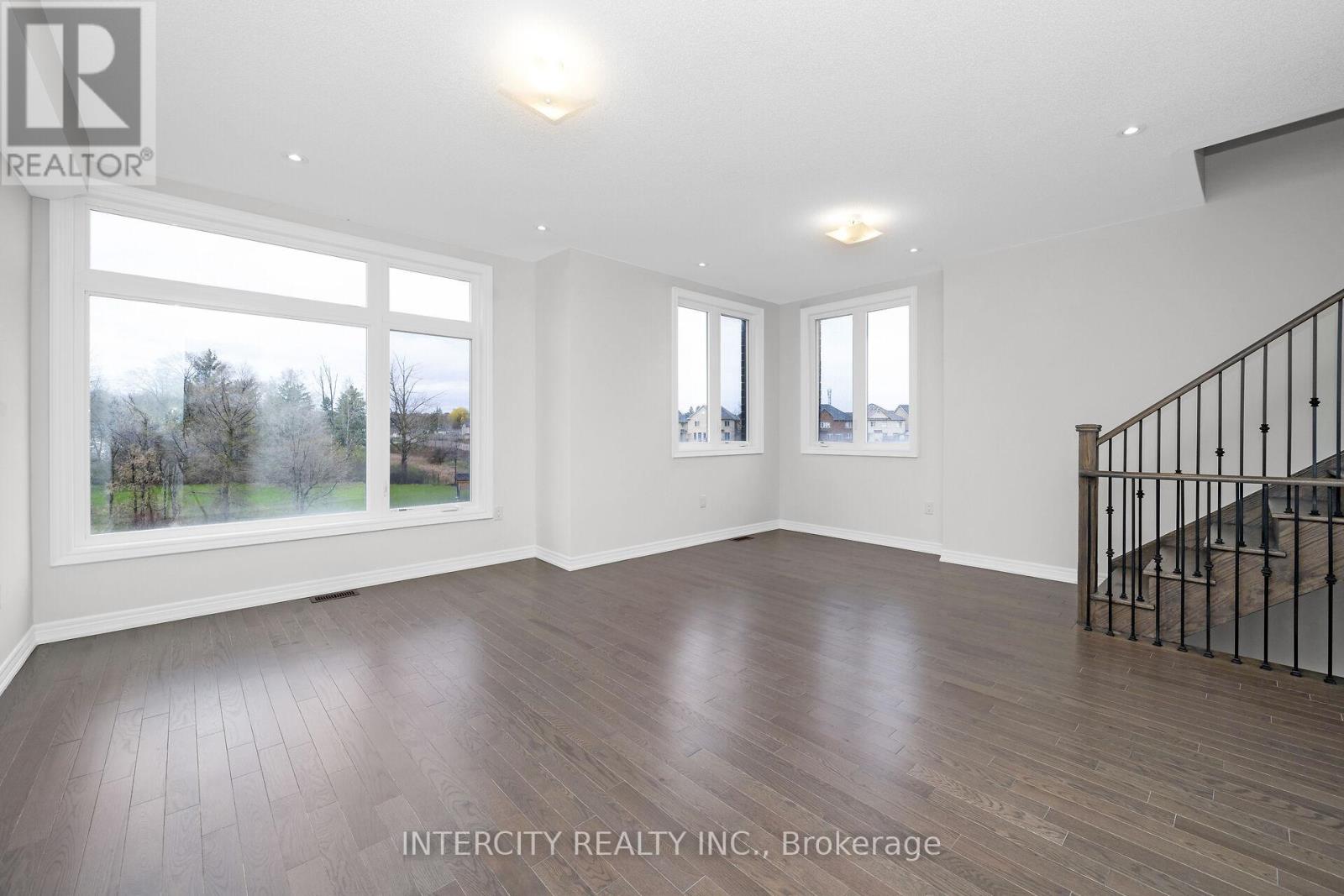 42 Queenpost Drive, Brampton, Ontario  L6Y 6L2 - Photo 17 - W12195196