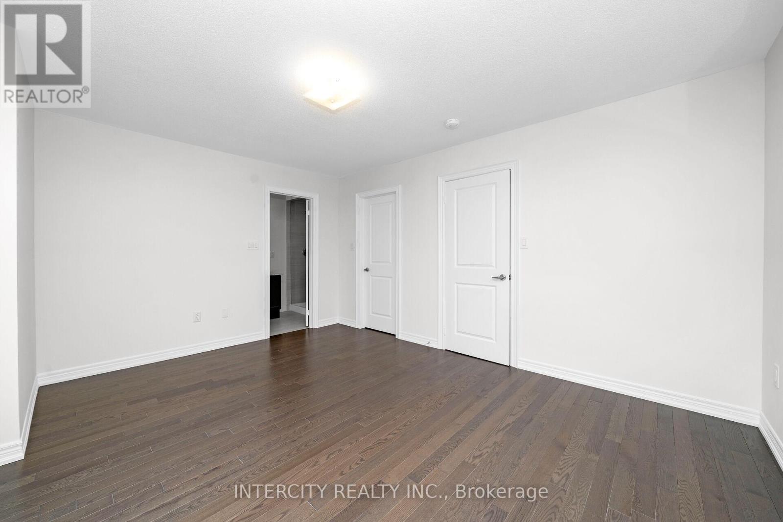 42 Queenpost Drive, Brampton, Ontario  L6Y 6L2 - Photo 23 - W12195196