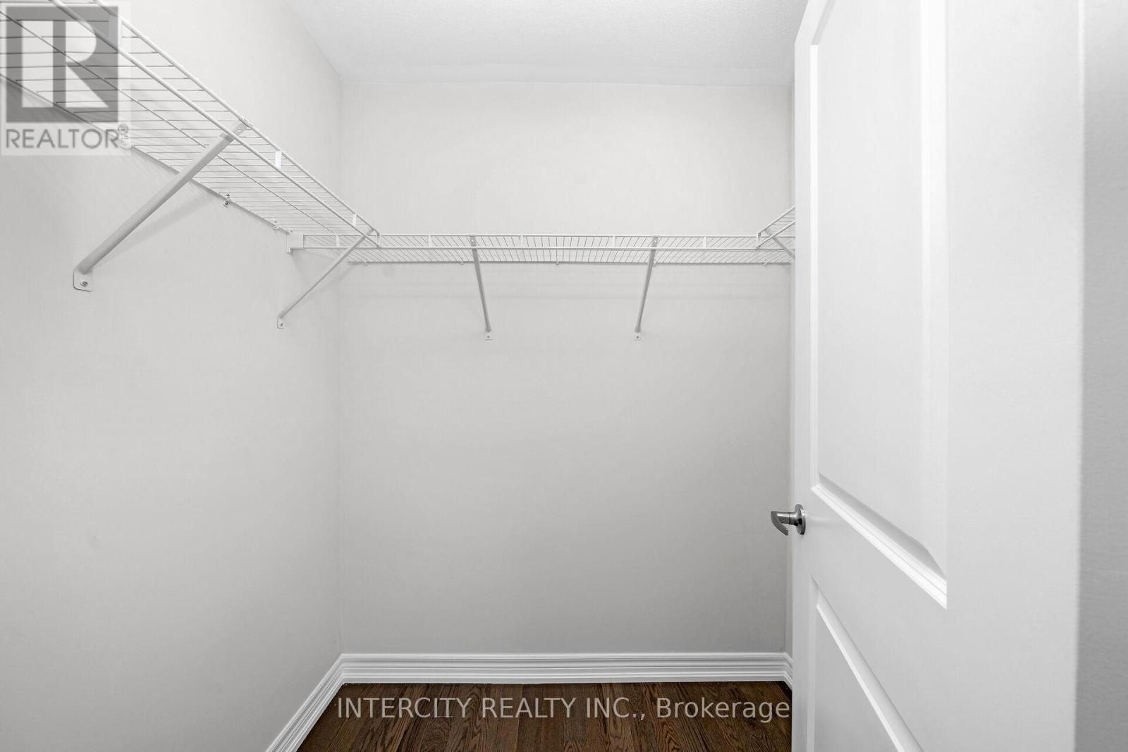 42 Queenpost Drive, Brampton, Ontario  L6Y 6L2 - Photo 25 - W12195196