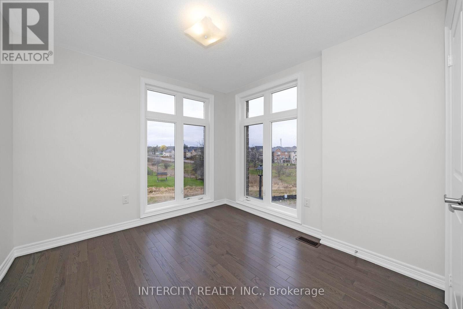 42 Queenpost Drive, Brampton, Ontario  L6Y 6L2 - Photo 26 - W12195196