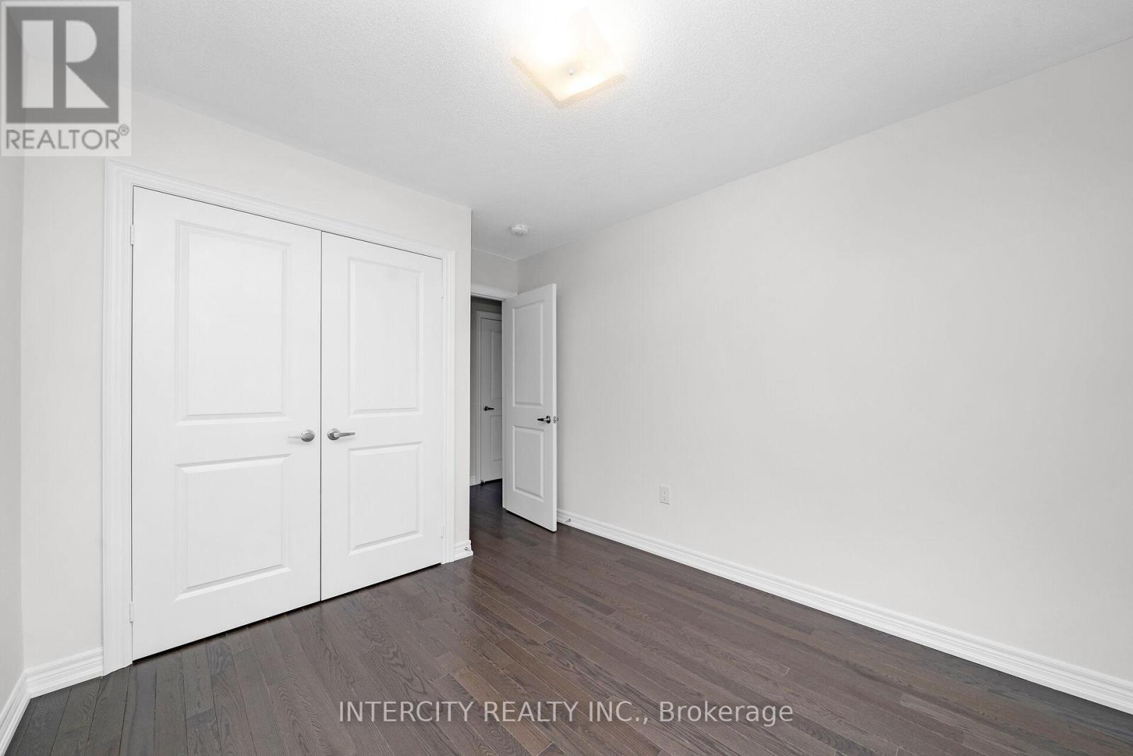 42 Queenpost Drive, Brampton, Ontario  L6Y 6L2 - Photo 27 - W12195196