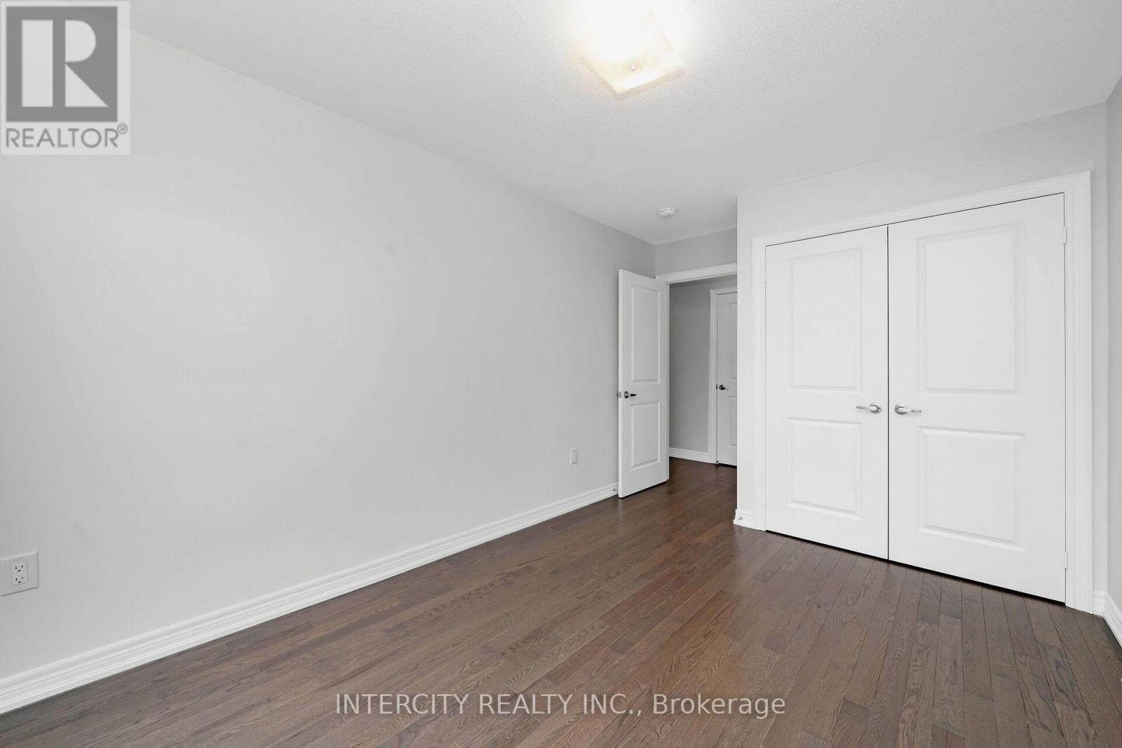 42 Queenpost Drive, Brampton, Ontario  L6Y 6L2 - Photo 29 - W12195196