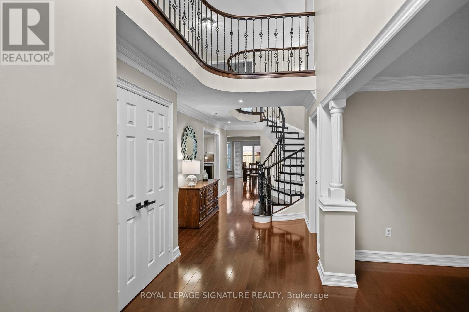 2718 Quails Run, Mississauga (Central Erin Mills), Ontario  L5M 5K3 - Photo 2 - W12195201