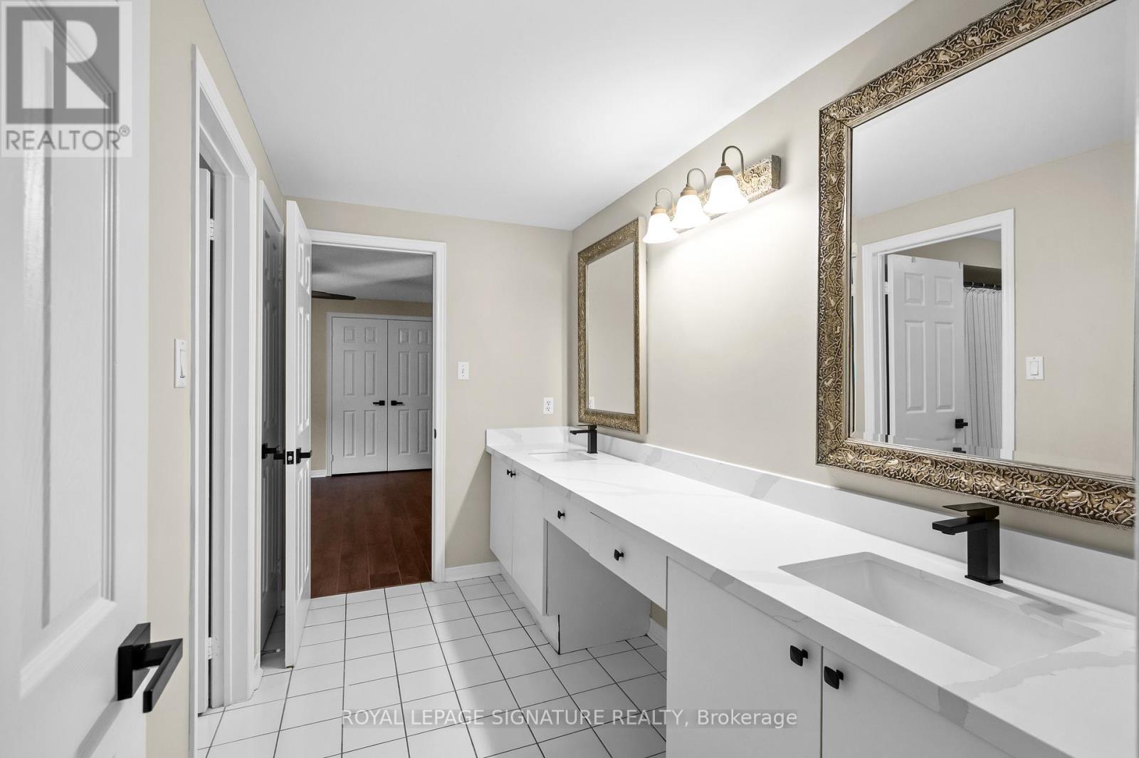 2718 Quails Run, Mississauga, Ontario  L5M 5K3 - Photo 27 - W12195201