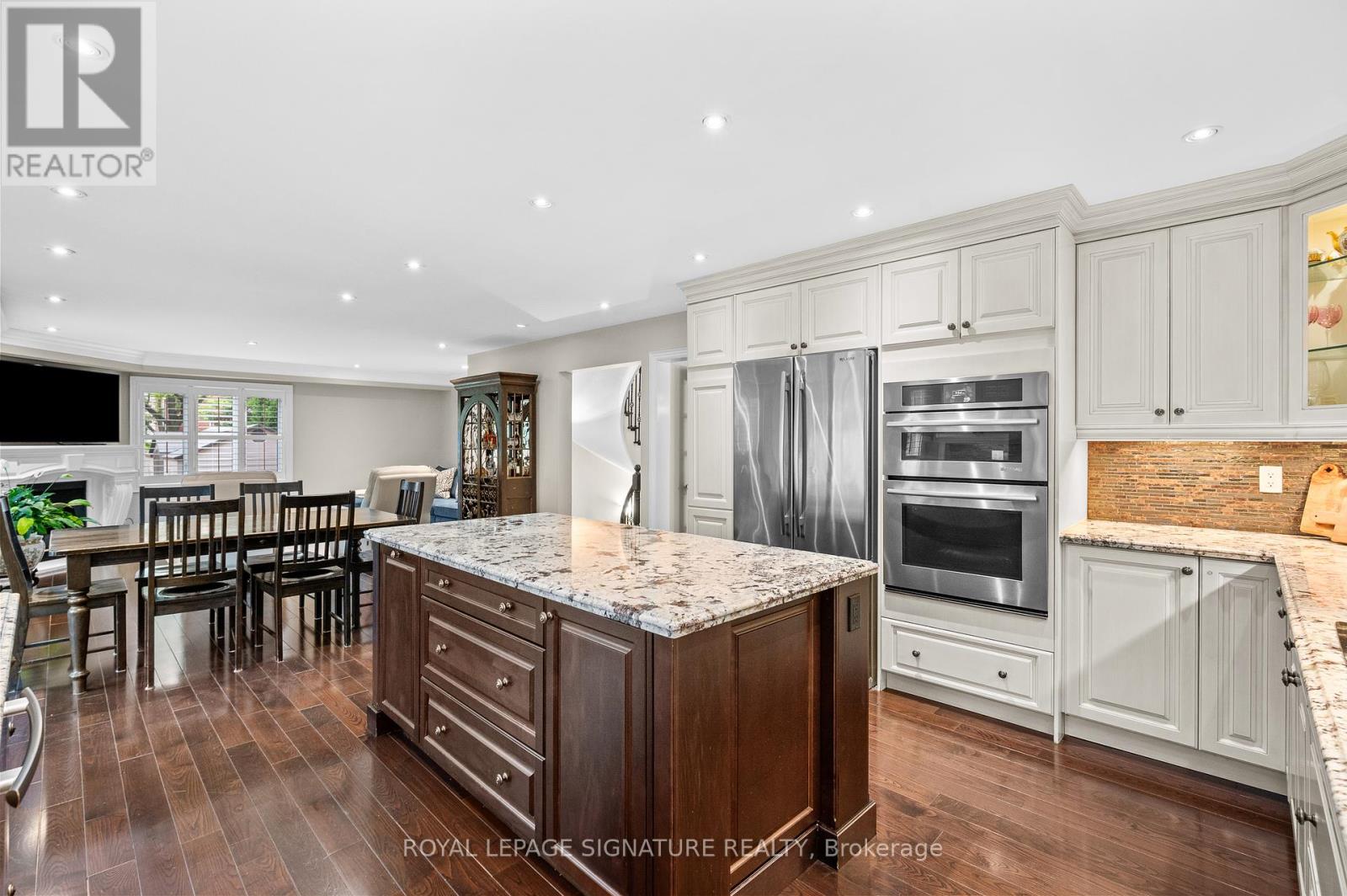 2718 Quails Run, Mississauga, Ontario  L5M 5K3 - Photo 6 - W12195201