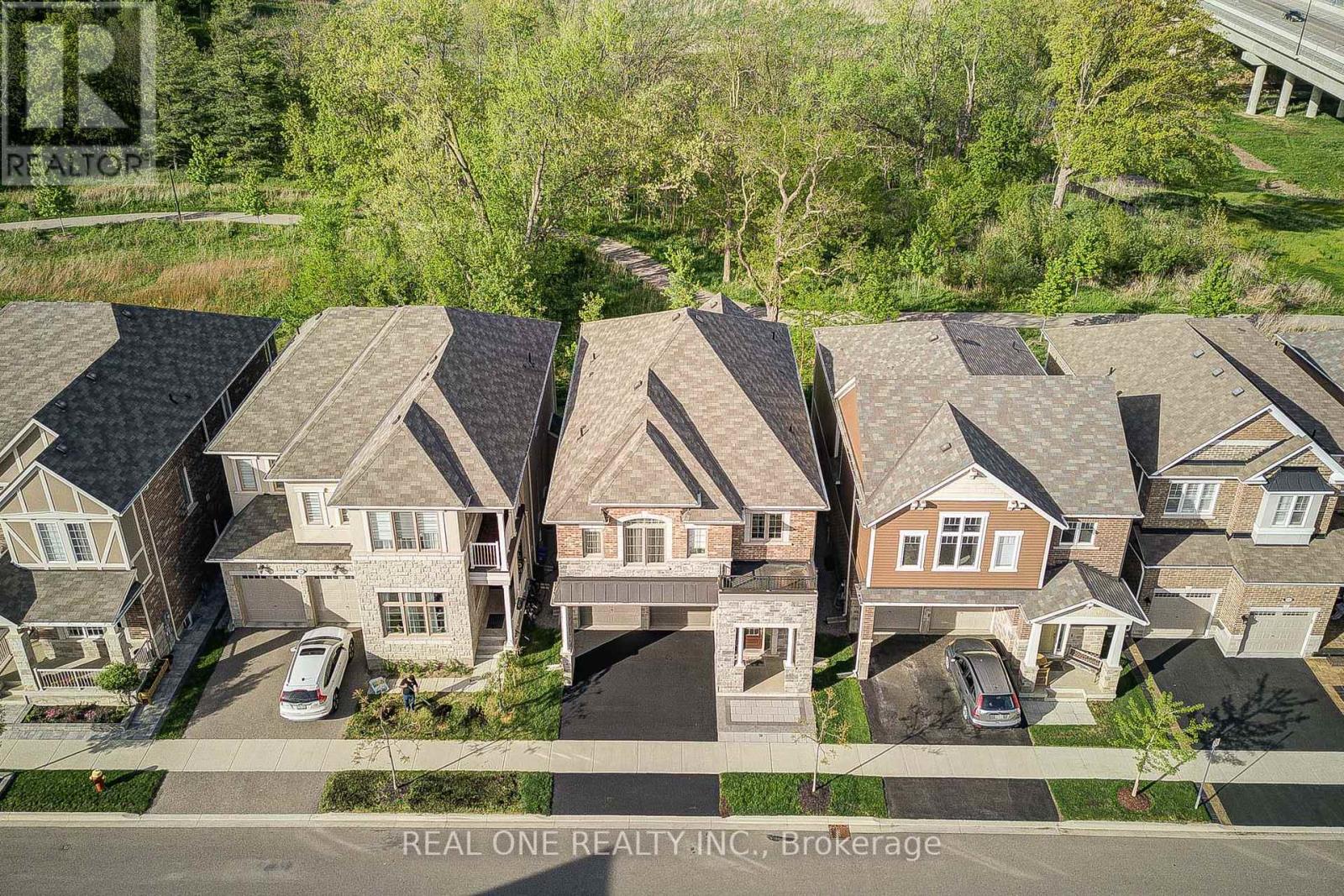 1249 Sweetfern Crescent, Milton, Ontario  L9E 1M1 - Photo 2 - W12195230