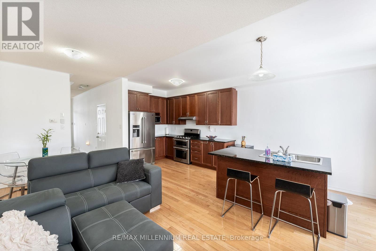 70 Sussexvale Drive, Brampton (Sandringham-Wellington), Ontario  L6R 3R4 - Photo 20 - W12195232