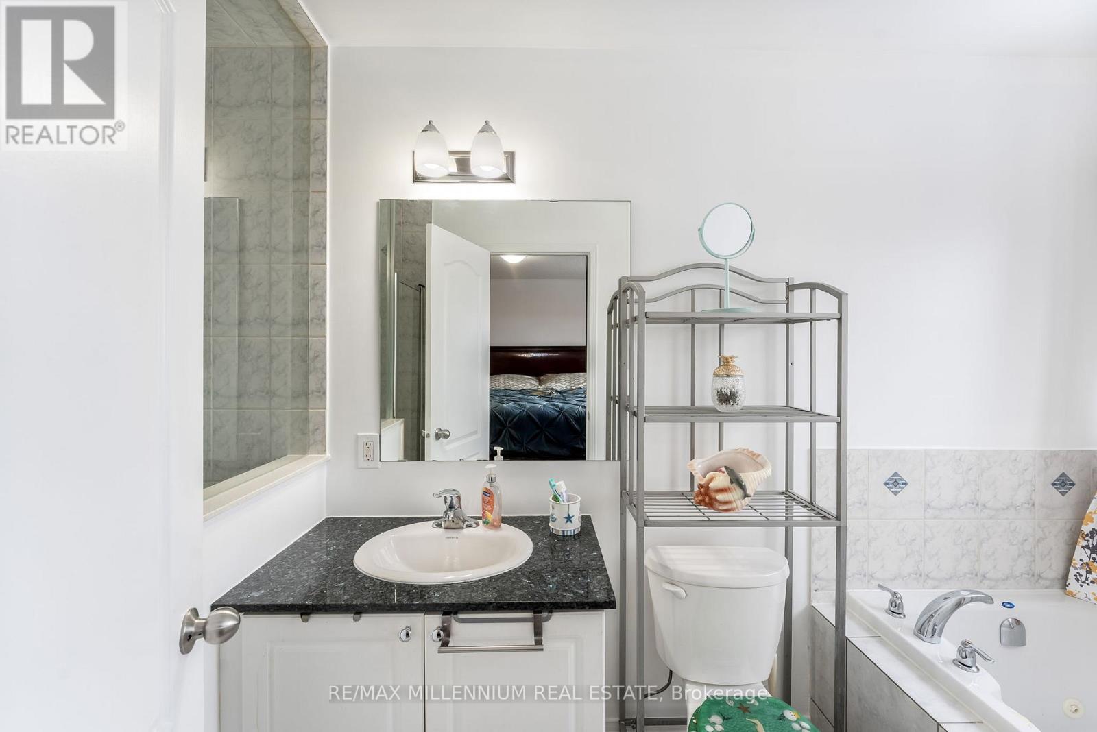 70 Sussexvale Drive, Brampton (Sandringham-Wellington), Ontario  L6R 3R4 - Photo 32 - W12195232