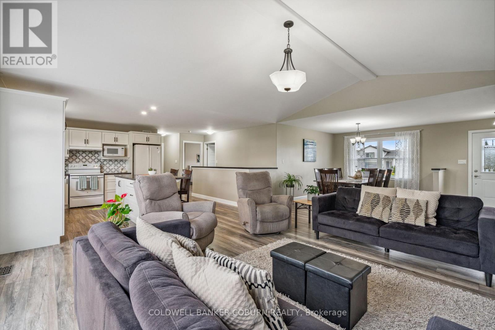 3 Rachelle Crescent, North Grenville, Ontario  K0G 1T0 - Photo 5 - X12195295