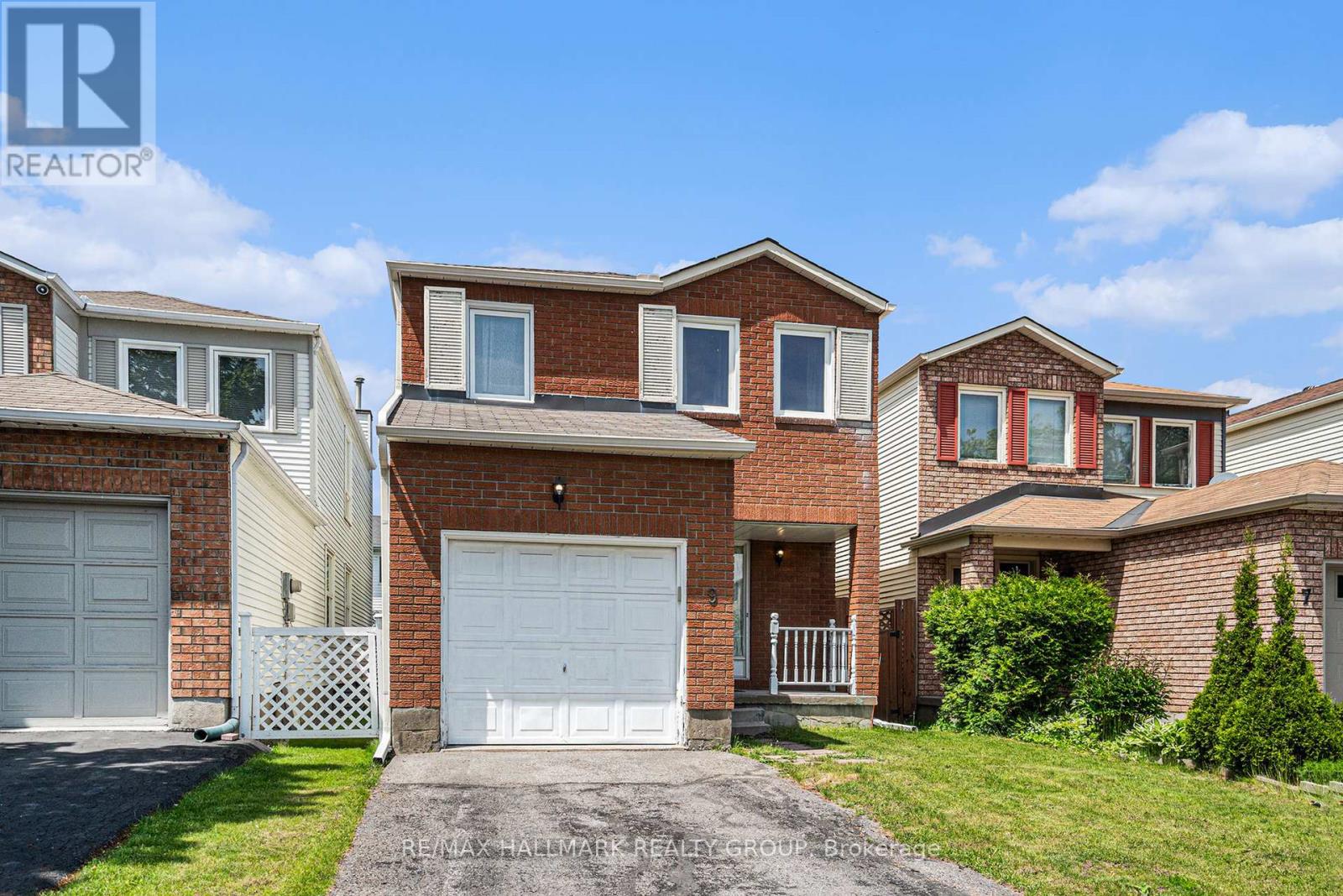 9 Raj Terrace, Ottawa, Ontario  K1G 4T4 - Photo 1 - X12195320