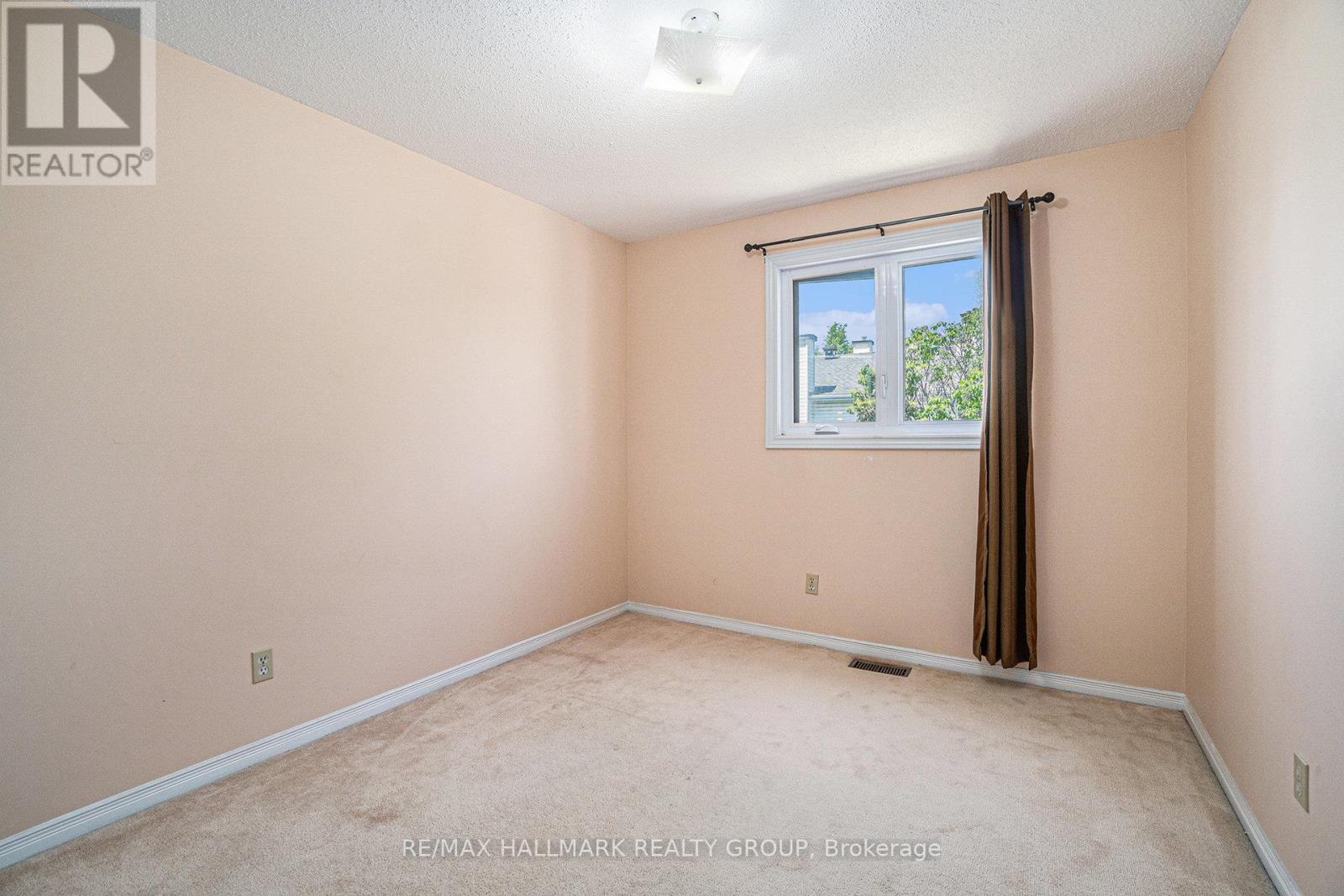 9 Raj Terrace, Ottawa, Ontario  K1G 4T4 - Photo 15 - X12195320