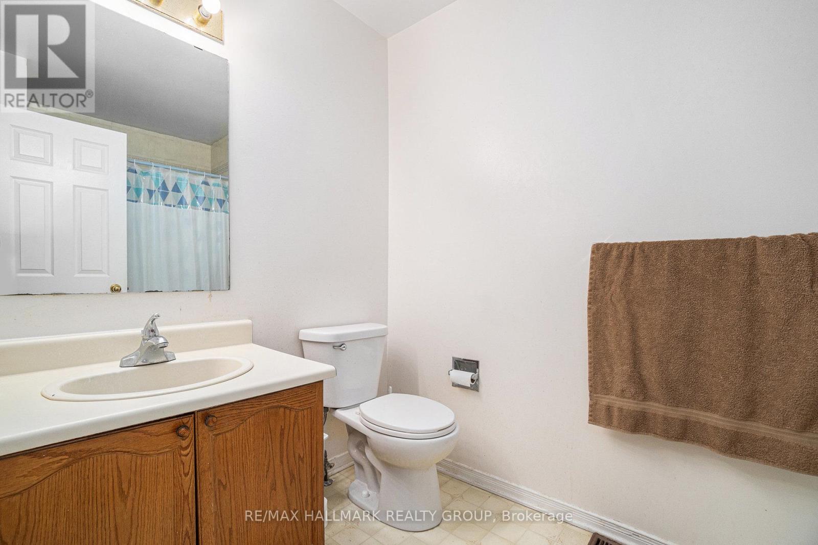 9 Raj Terrace, Ottawa, Ontario  K1G 4T4 - Photo 16 - X12195320