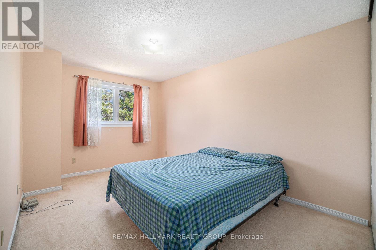 9 Raj Terrace, Ottawa, Ontario  K1G 4T4 - Photo 18 - X12195320