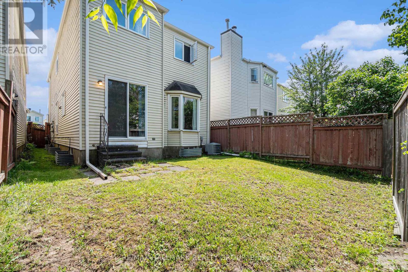 9 Raj Terrace, Ottawa, Ontario  K1G 4T4 - Photo 25 - X12195320