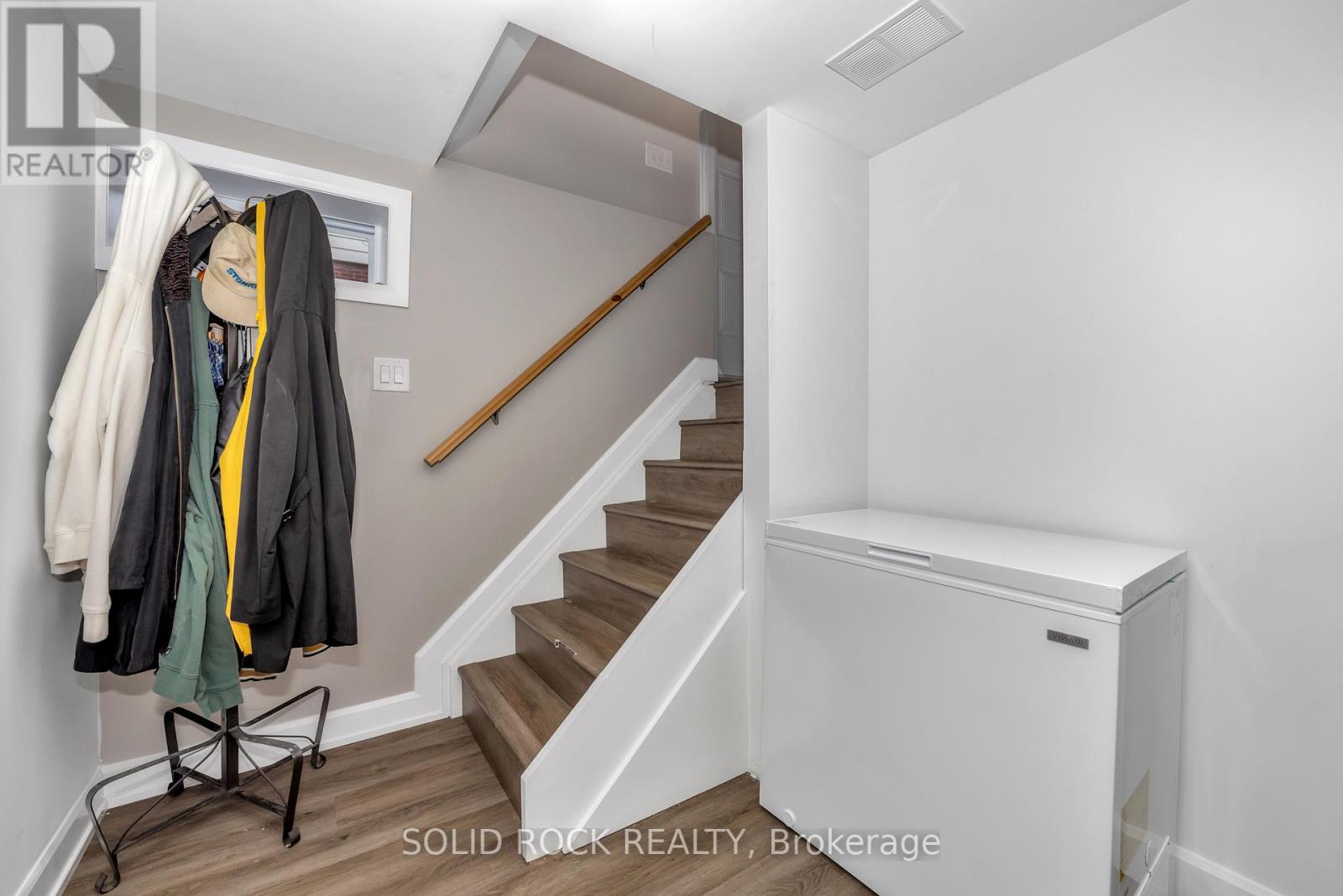 1229 Erindale Drive, Ottawa, Ontario  K2C 2G2 - Photo 22 - X12195340