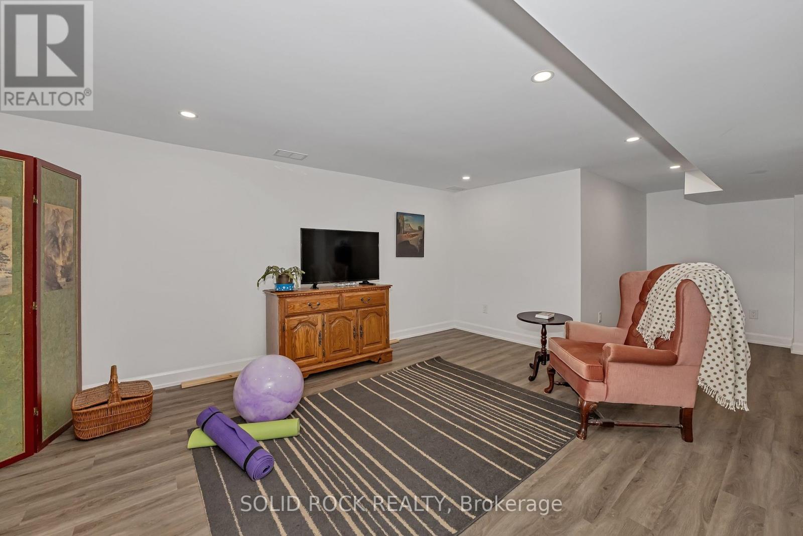 1229 Erindale Drive, Ottawa, Ontario  K2C 2G2 - Photo 25 - X12195340