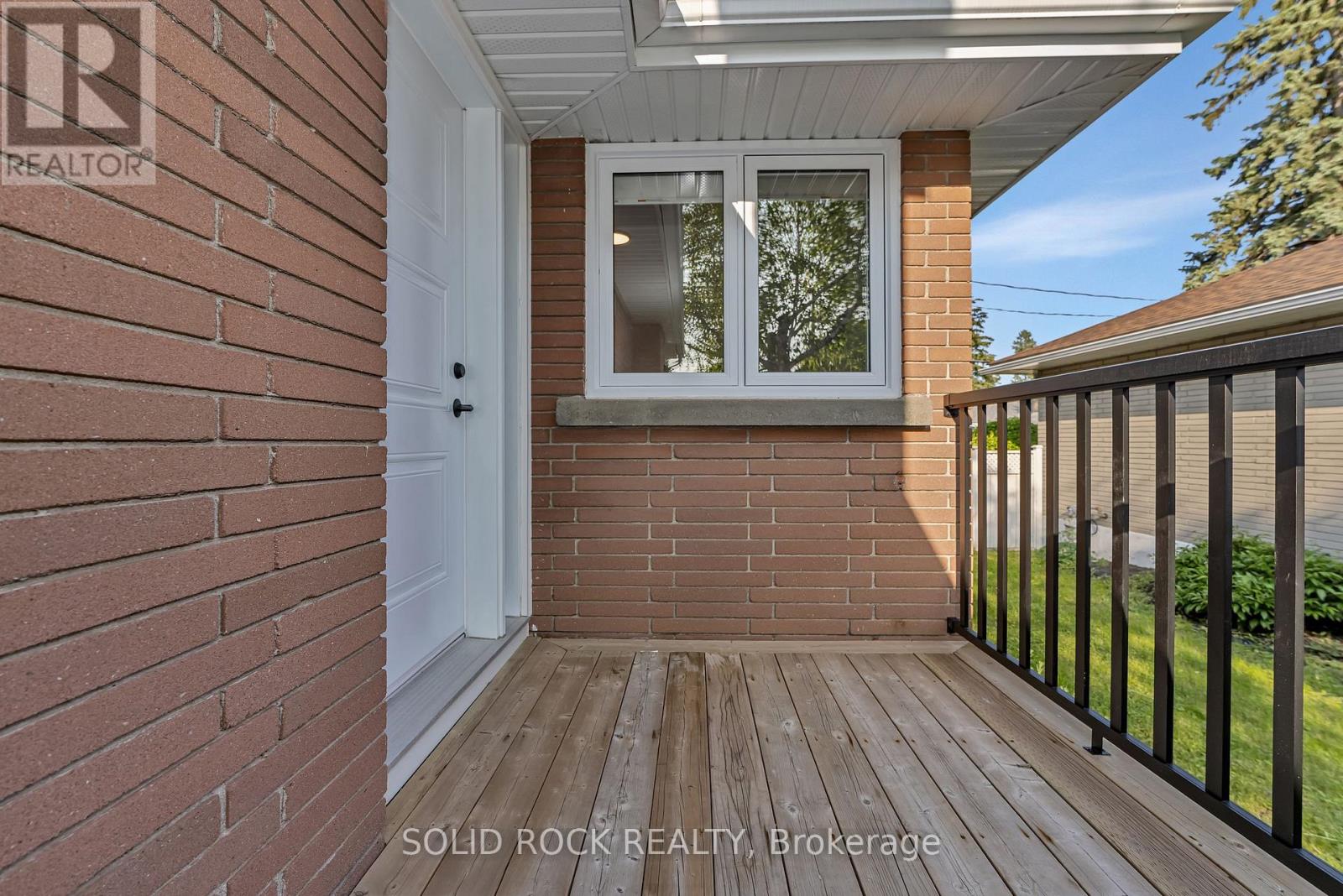 1229 Erindale Drive, Ottawa, Ontario  K2C 2G2 - Photo 3 - X12195340