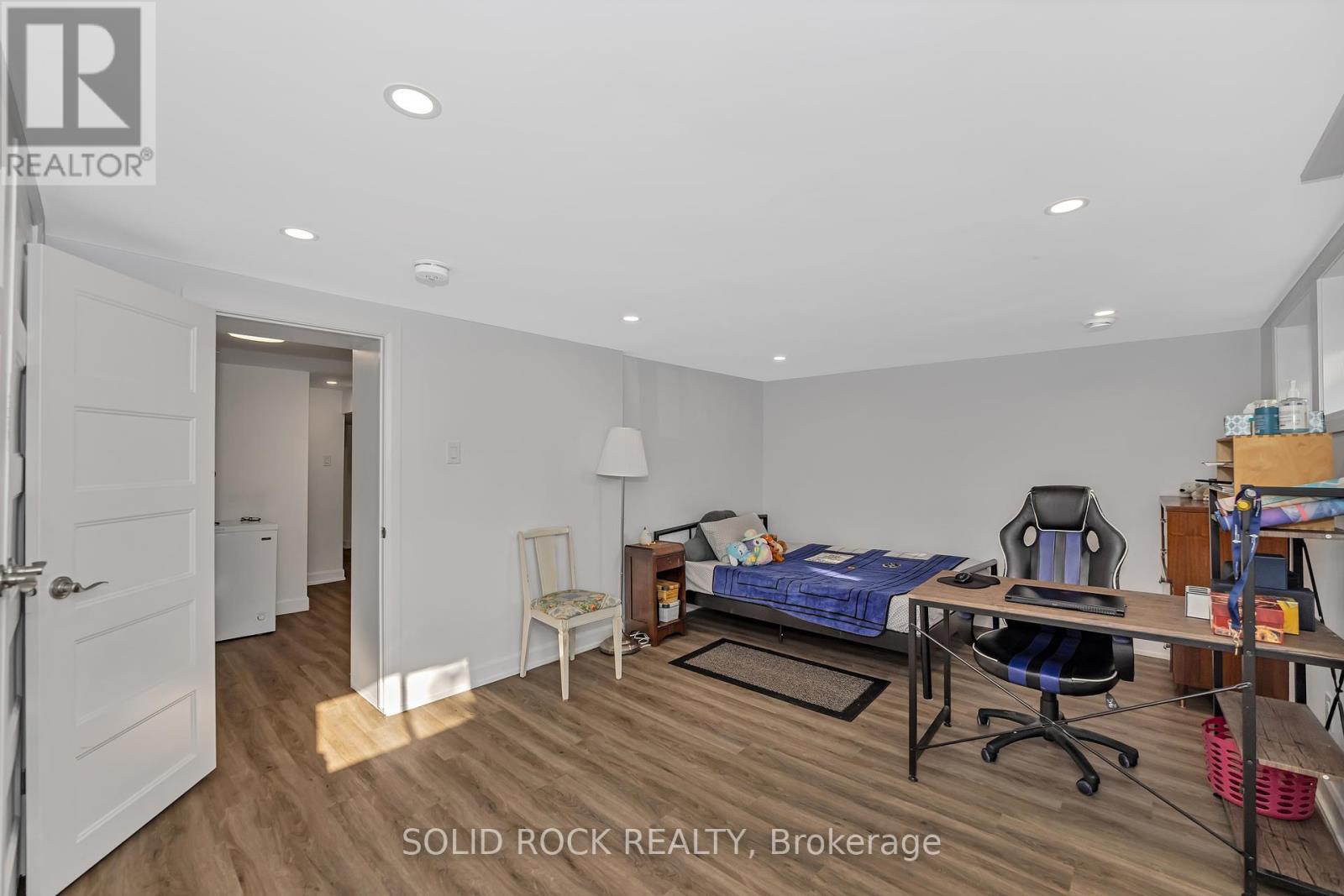 1229 Erindale Drive, Ottawa, Ontario  K2C 2G2 - Photo 32 - X12195340