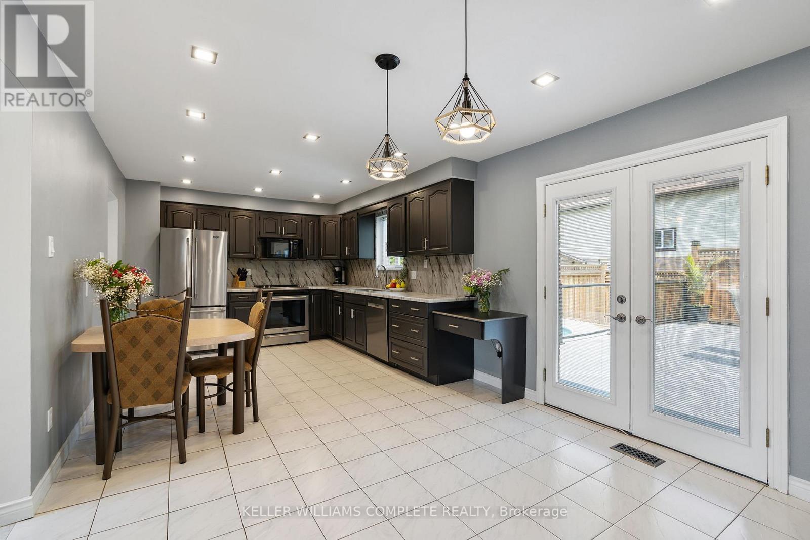 25 Burke Drive, Haldimand, Ontario  N3W 1C3 - Photo 17 - X12195202