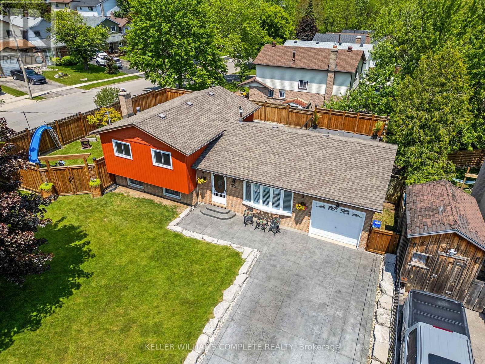 25 Burke Drive, Haldimand, Ontario  N3W 1C3 - Photo 4 - X12195202