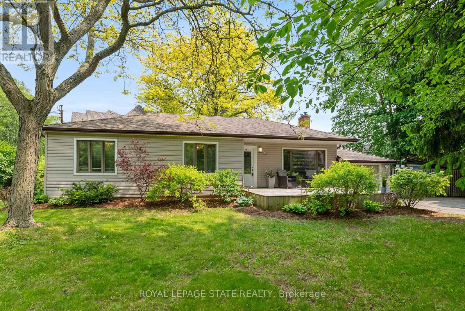 82 Gilbert Avenue, Hamilton, Ontario  L9G 1R4 - Photo 1 - X12195218