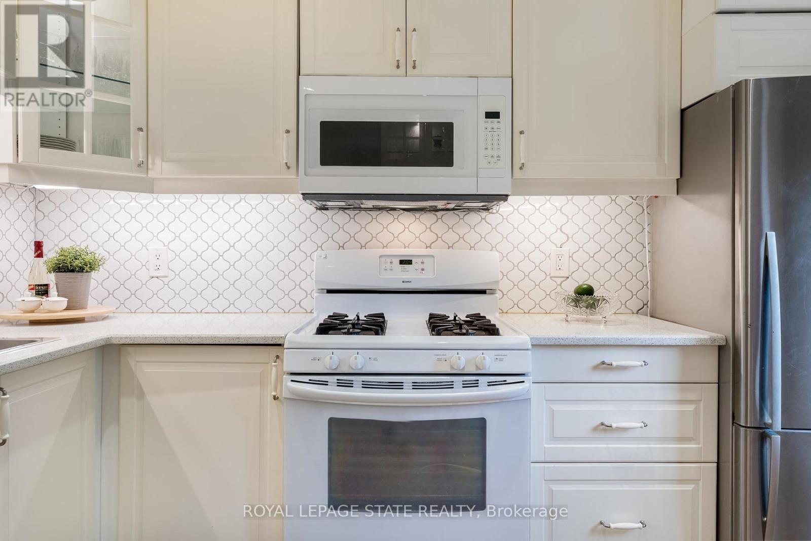 82 Gilbert Avenue, Hamilton, Ontario  L9G 1R4 - Photo 13 - X12195218