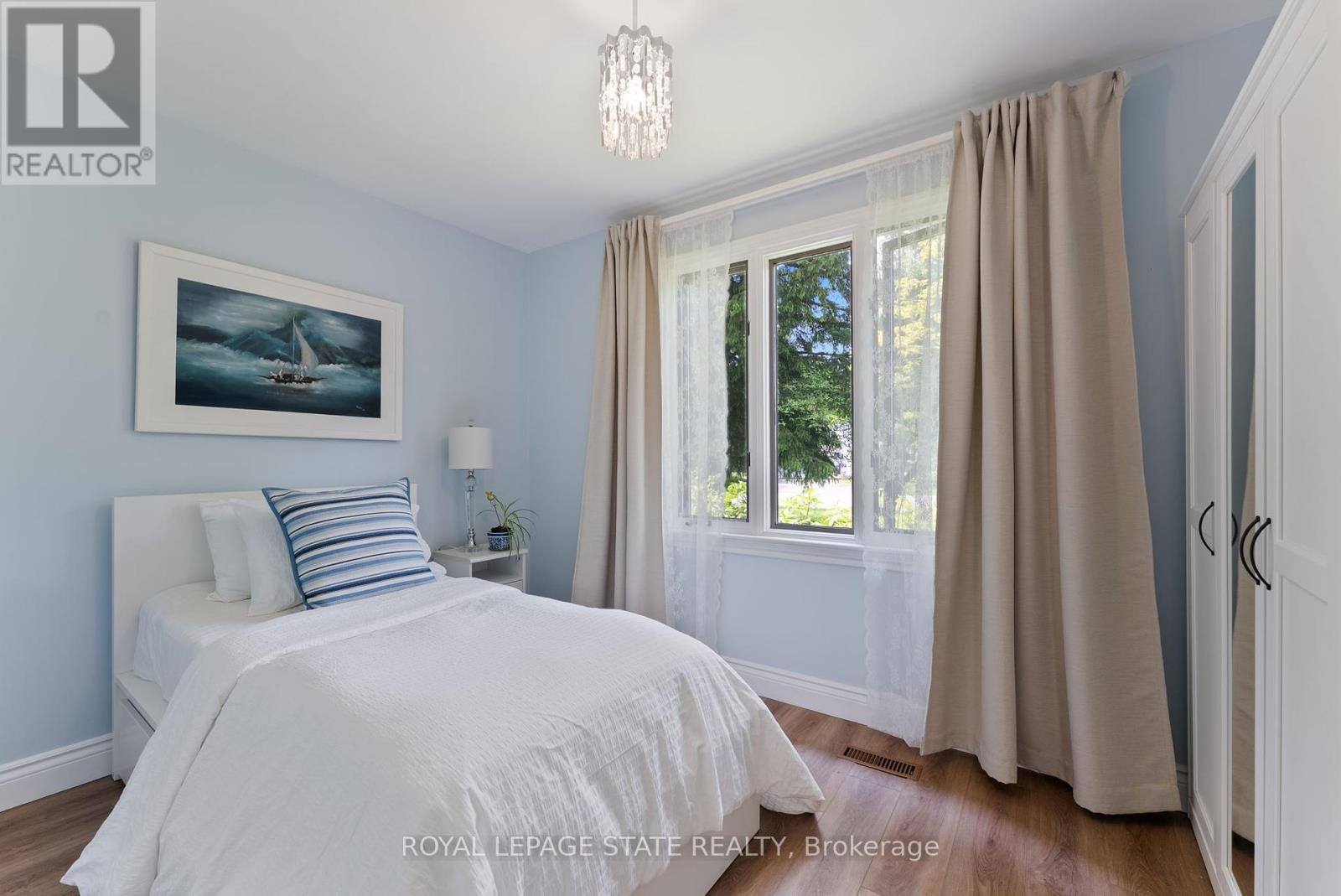 82 Gilbert Avenue, Hamilton, Ontario  L9G 1R4 - Photo 14 - X12195218
