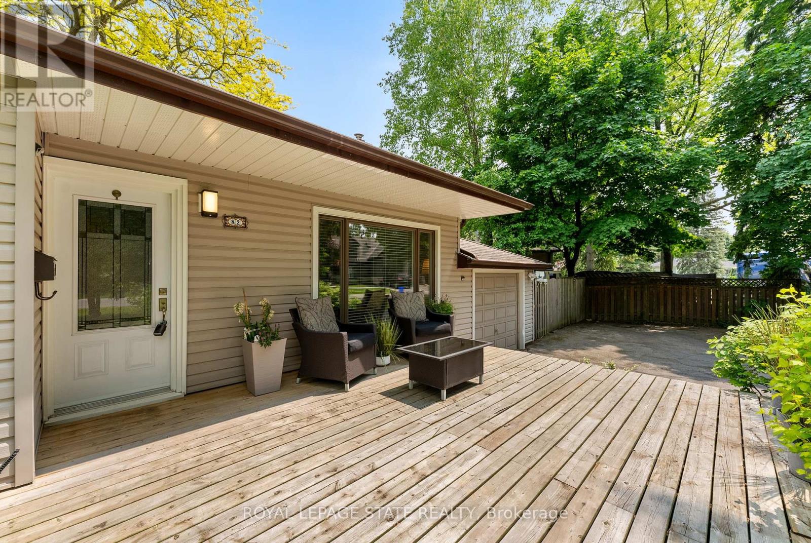 82 Gilbert Avenue, Hamilton, Ontario  L9G 1R4 - Photo 3 - X12195218