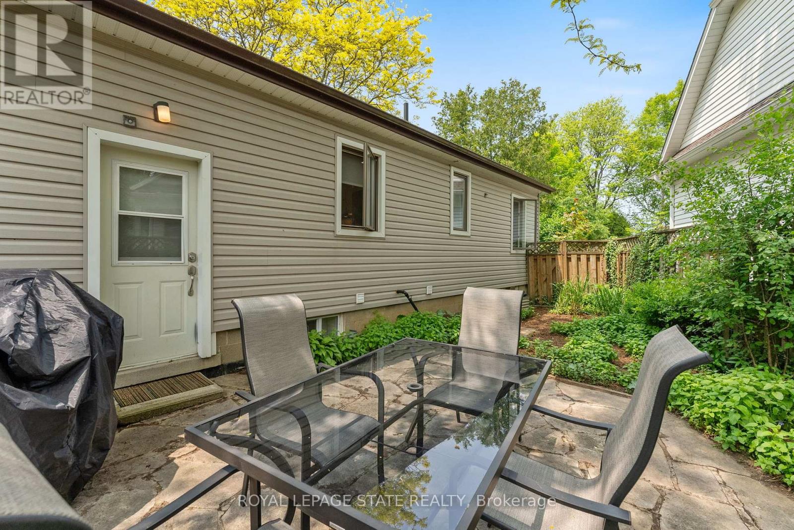 82 Gilbert Avenue, Hamilton, Ontario  L9G 1R4 - Photo 30 - X12195218